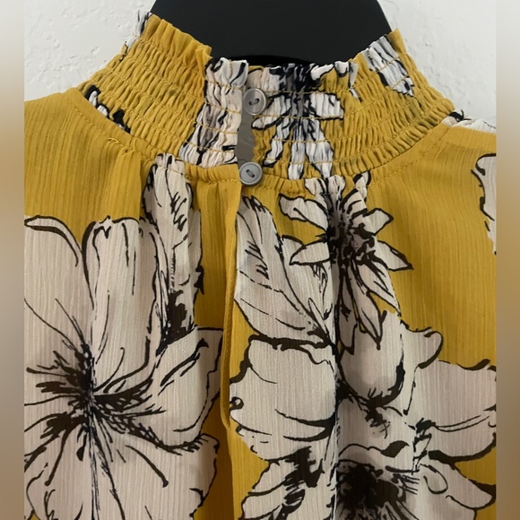 Ann Taylor yellow lined floral blouse size small petite - Picture 4 of 5